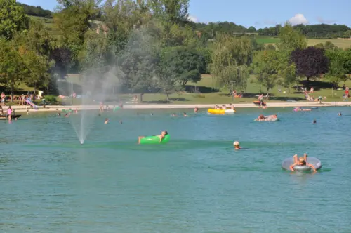 Campingplatz Les 3 Lacs du Soleil - Trept, Rhône-Alpes, Frankreich