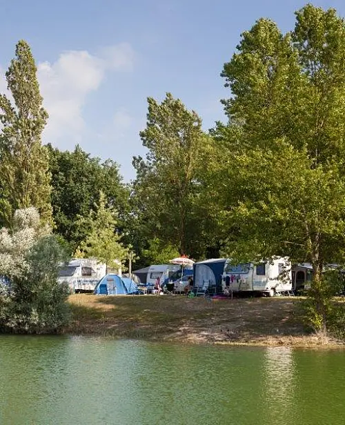 Campingplatz Les 3 Lacs du Soleil - Trept, Rhône-Alpes, Frankreich