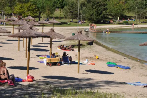 Campingplatz Les 3 Lacs du Soleil - Trept, Rhône-Alpes, Frankreich