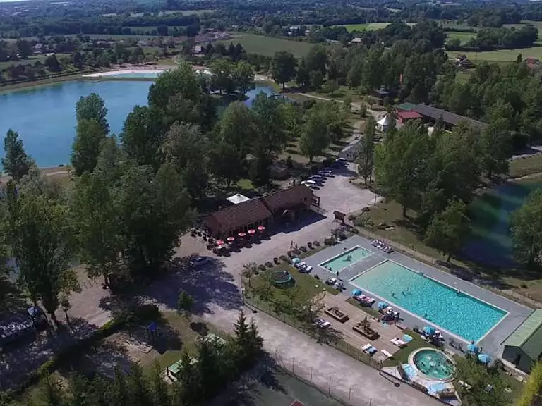 Campingplatz Les 3 Lacs du Soleil - Trept, Rhône-Alpes, Frankreich