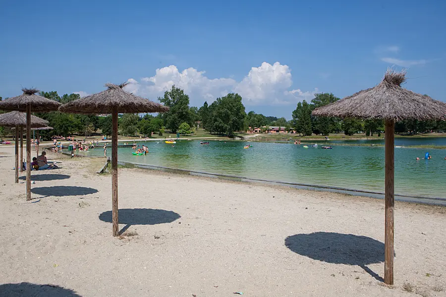 Campingplatz Les 3 Lacs du Soleil - Trept, Rhône-Alpes, Frankreich