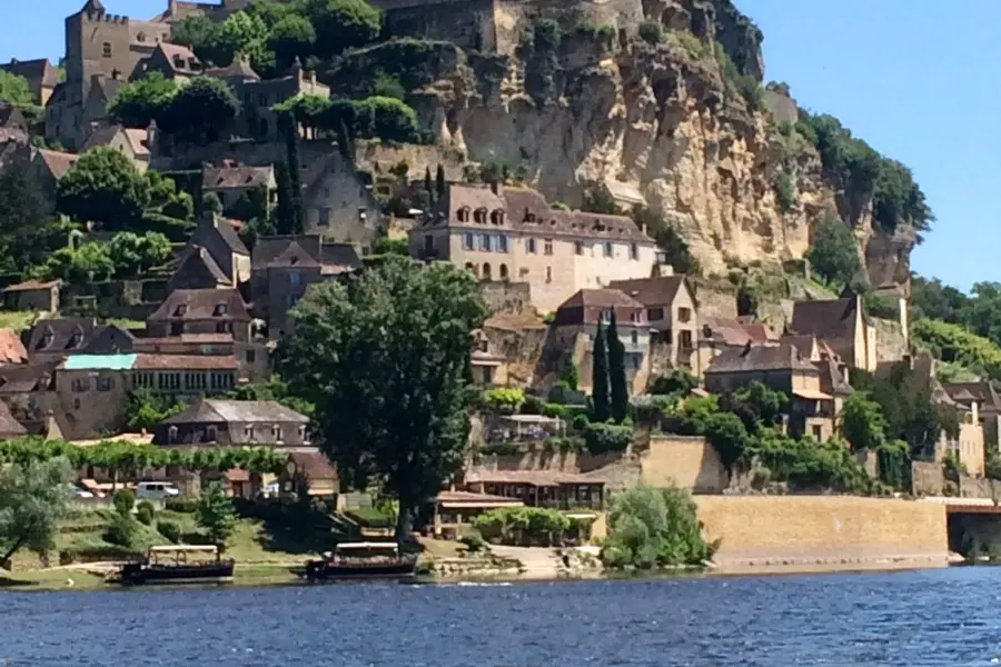 Campingplatz Les Charmes - Saint-André-d'Allas, Dordogne, Frankreich