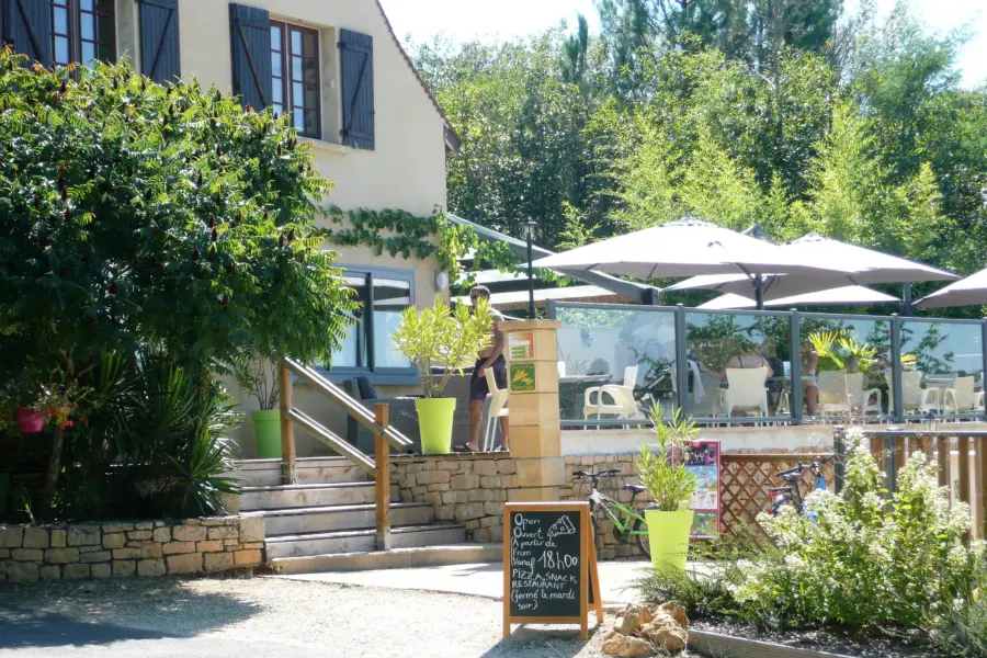 Campingplatz Les Charmes - Saint-André-d'Allas, Dordogne, Frankreich